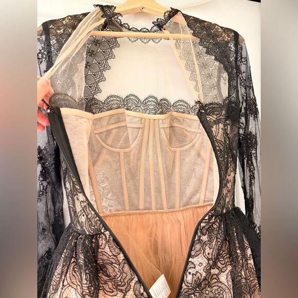 NWOT BRONX AND BANCO Daphne Illusion Corset Lace Mini Dress w Long Sleeve - Picture 16 of 16